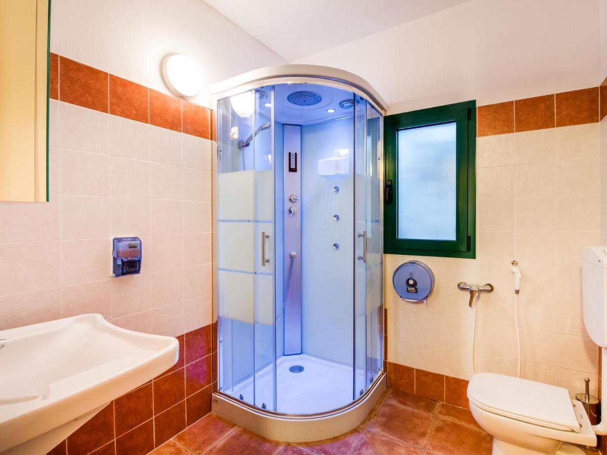Villa Beautiful Chalet With Swimming Pool In Lombardy Marone Exterior foto