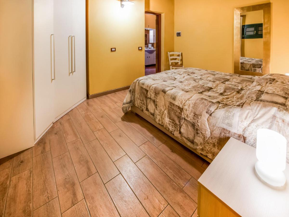 Villa Beautiful Chalet With Swimming Pool In Lombardy Marone Exterior foto