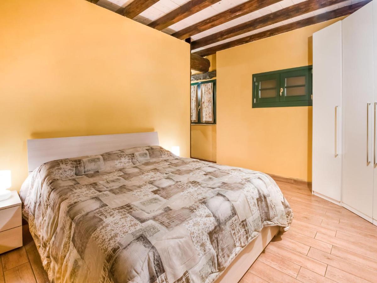 Villa Beautiful Chalet With Swimming Pool In Lombardy Marone Exterior foto