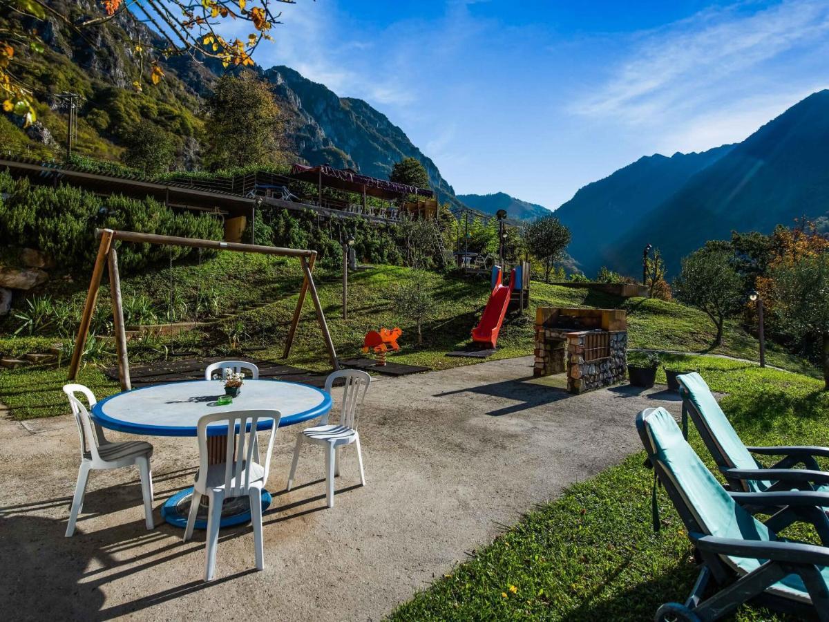 Villa Beautiful Chalet With Swimming Pool In Lombardy Marone Exterior foto