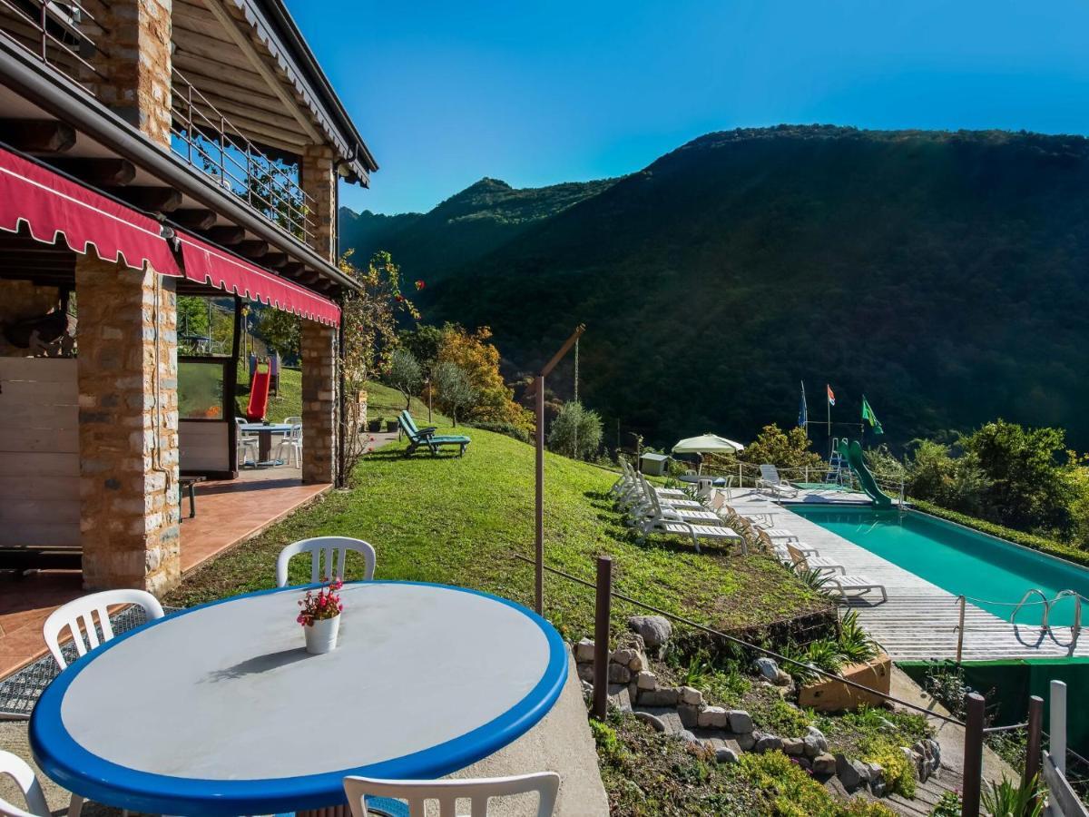 Villa Beautiful Chalet With Swimming Pool In Lombardy Marone Exterior foto